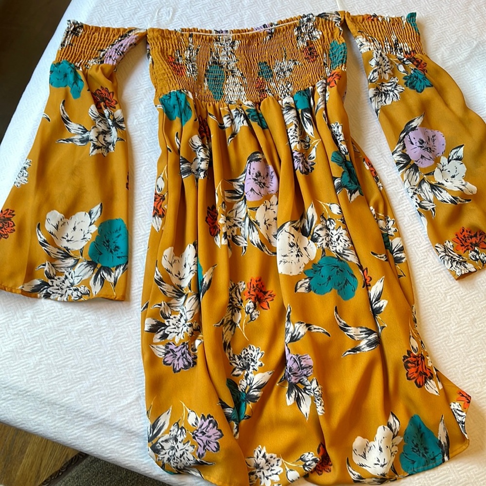 Lovely fall colored dress off the shoulders sleeves